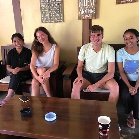 A-Manta Homestay Labuan Bajo Exteriör bild